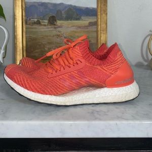 Size 9 Women’s Adidas Ultraboost. Worn maybe 3 times! Like brand new!